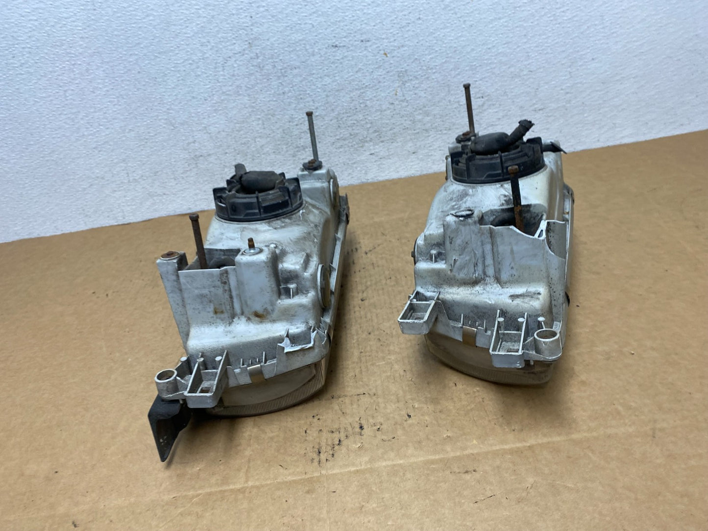 1992 to 1994 Nissan Sentra Left+Right Set Side Headlights AD46398