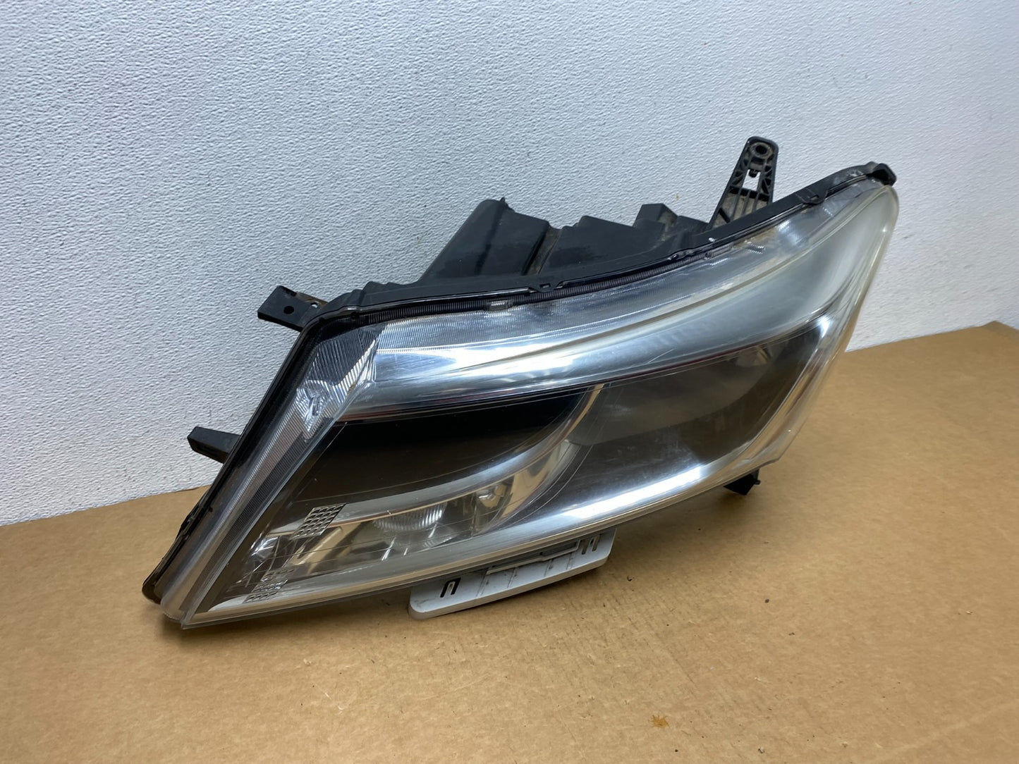 2013 to 2016 Nissan Pathfinder Left Driver LH Side Headlight Halogen AD45032