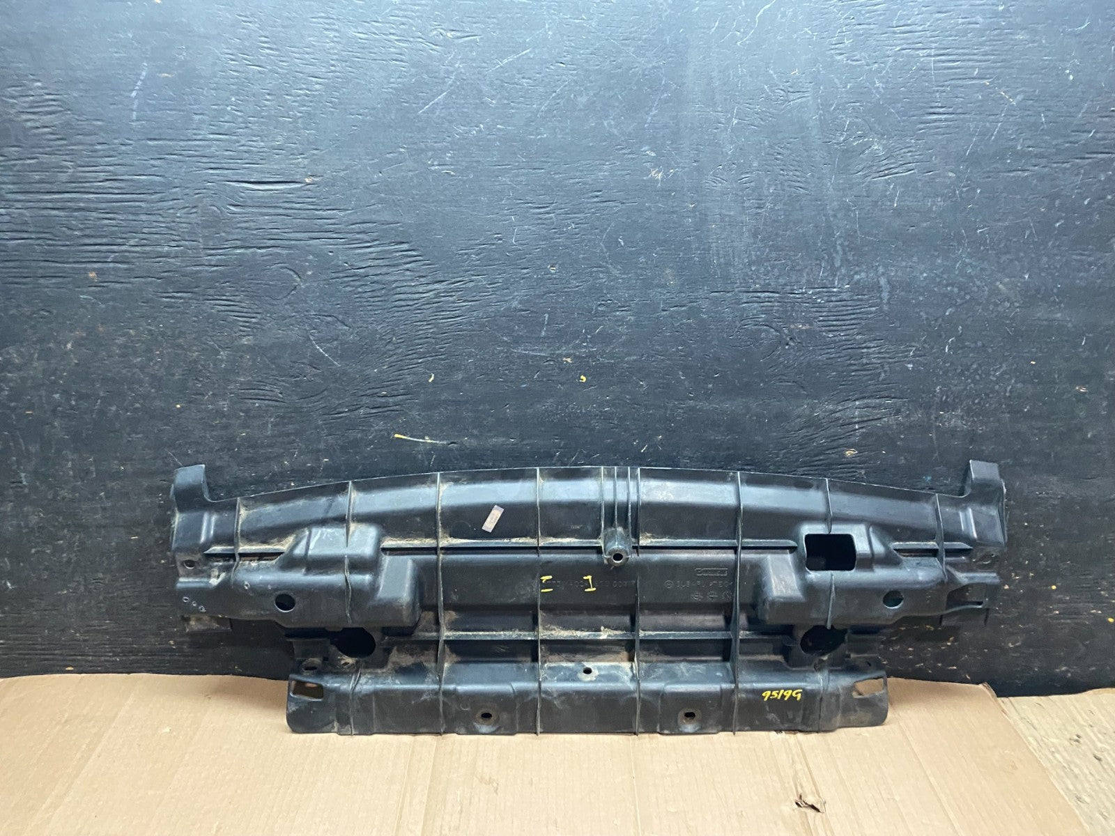2006 - 2007 Subaru Tribeca Lower Center Engine Cover Trim Oem W4687 DG5