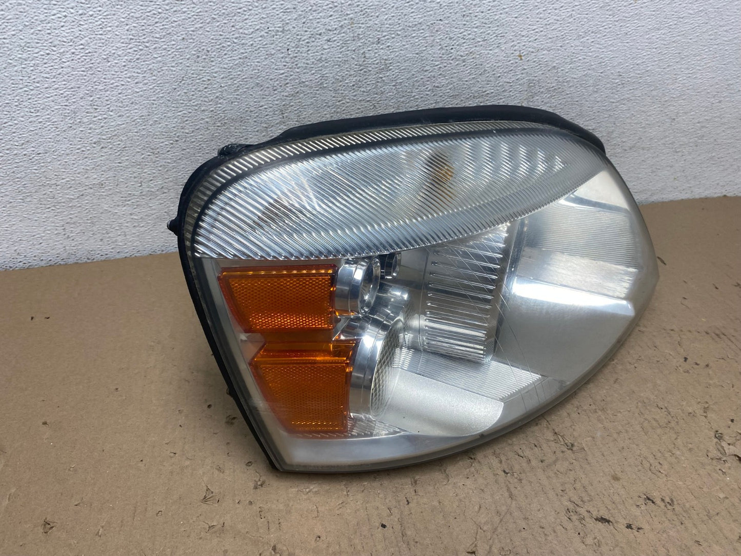 2004 - 2007 Ford Freestar Right Passenger Side Headlight Halogen AF4285 LK2