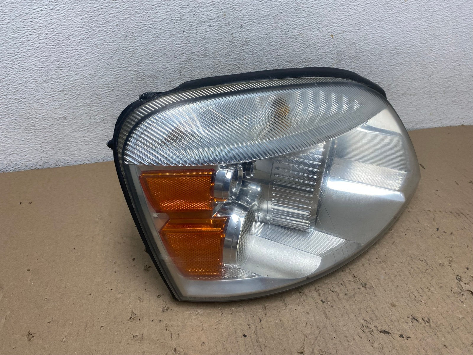 2004 - 2007 Ford Freestar Right Passenger Side Headlight Halogen AF4285 LK2
