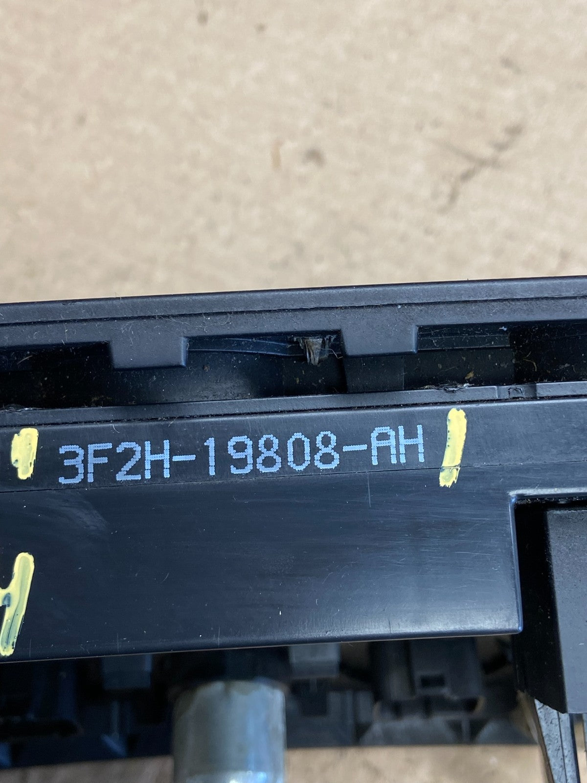 2004 to 2008 Ford F150 Radio Climate Dash Bezel Surround Black AH5264 DG5