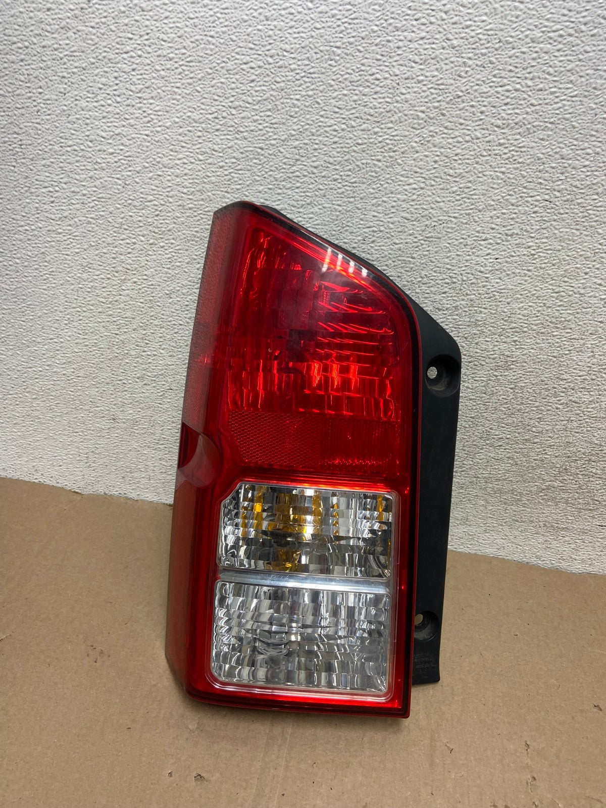 2005 to 2012 Nissan Pathfinder Tail light Left Driver Lh Side AG6827 LK0