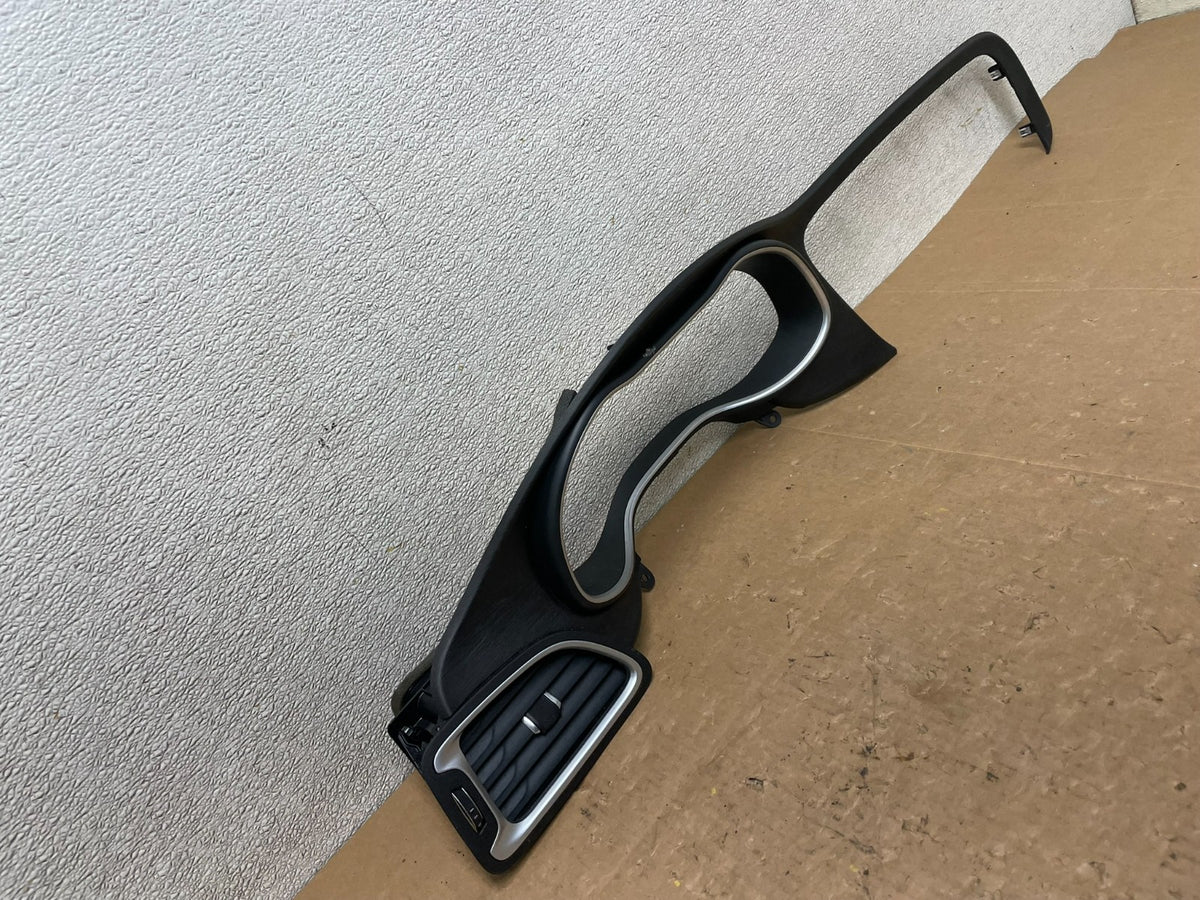 2015-2017 Chrysler 200 Speedometer Cluster Dash Bezel Trim W/ Vent v5085 DG1