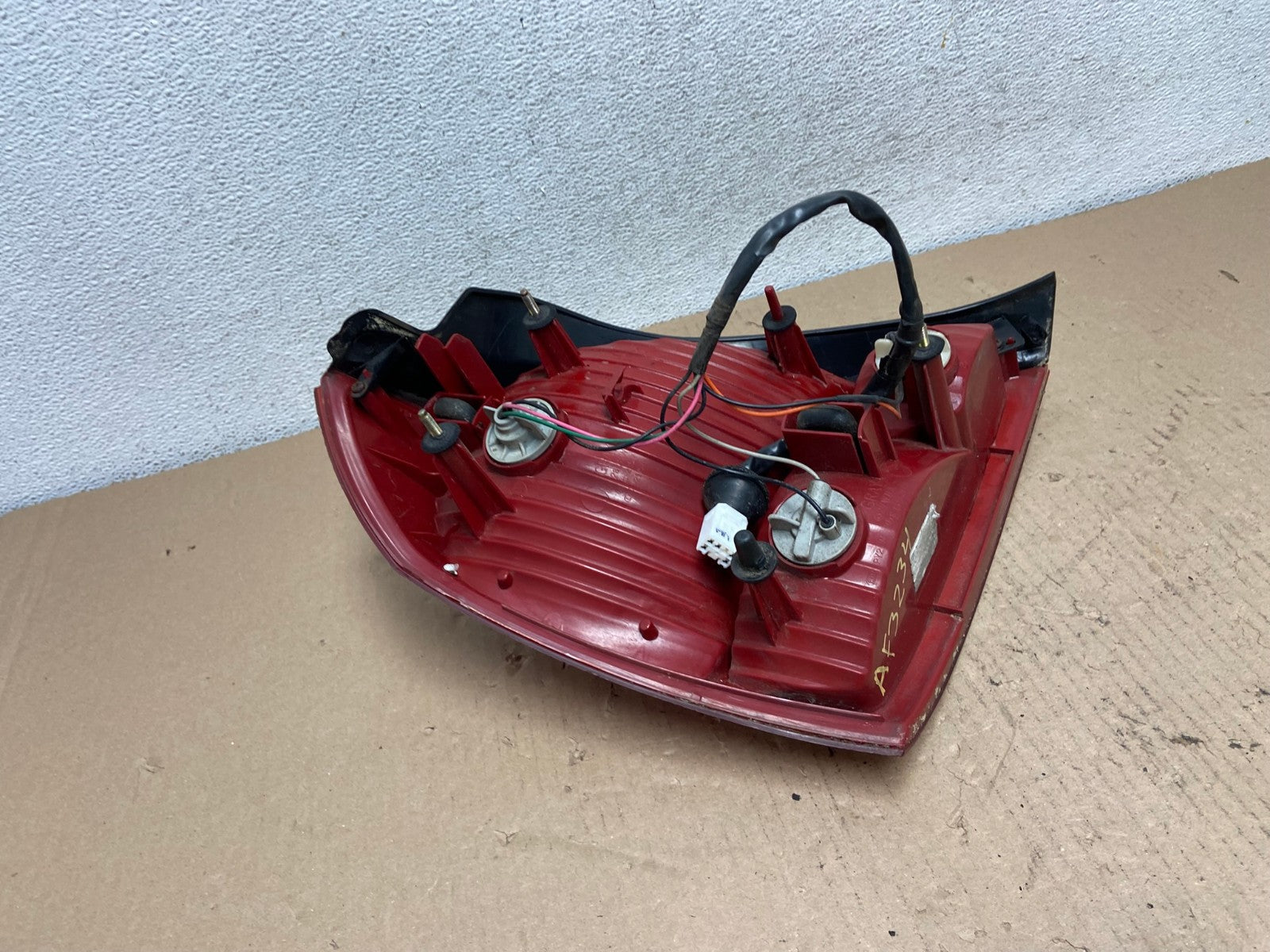 2001 2002 2003 Hyundai Elantra Right Passenger Rh Tail Light AF3234 LK6