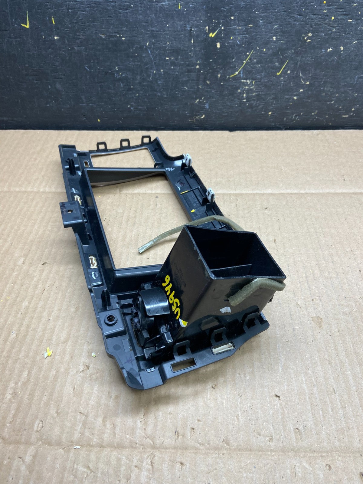 2010 - 2012 Lincoln MKZ Center Dash Gps Radio Bezel Panel Air Vent U5946 DG5