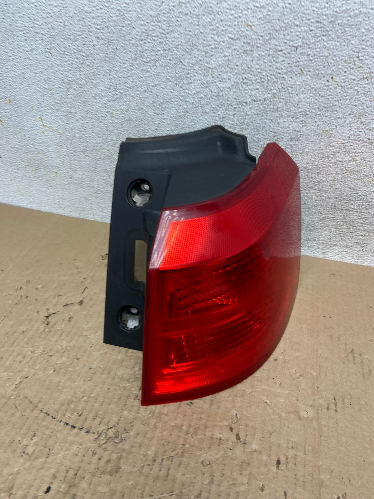 2010 to 2017 GMC Terrain Halogen Right Passenger Rh Side Tail Light AI1336 LK2