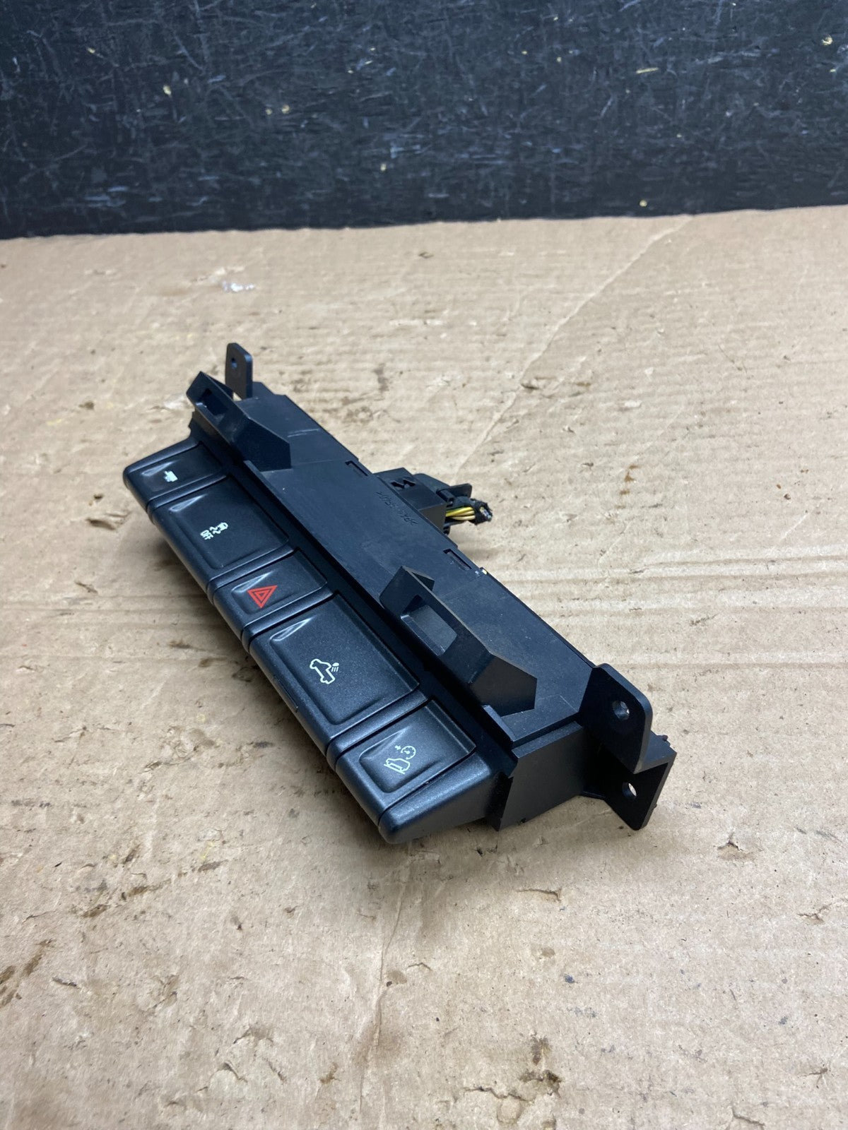 2015-2022 GMC Colorado Dash Traction Hazard Switch Control af2264 DG2