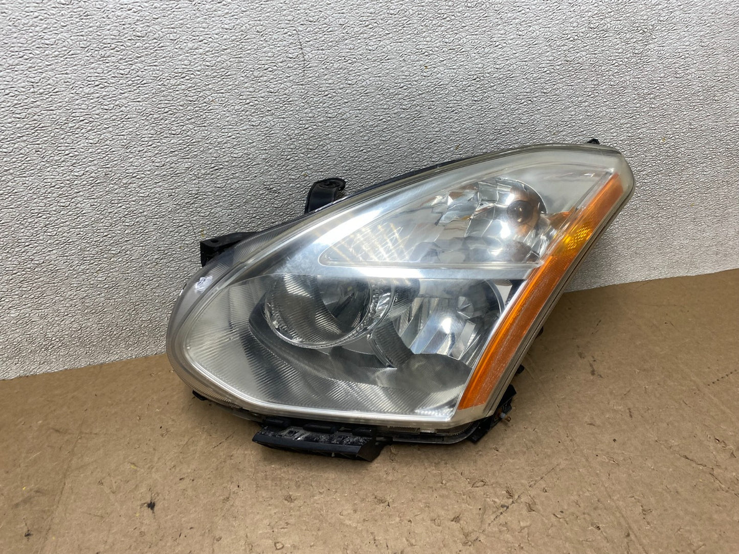 2008 to 2013 Nissan Rogue Left Driver LH Halogen Headlight W9226 DW0