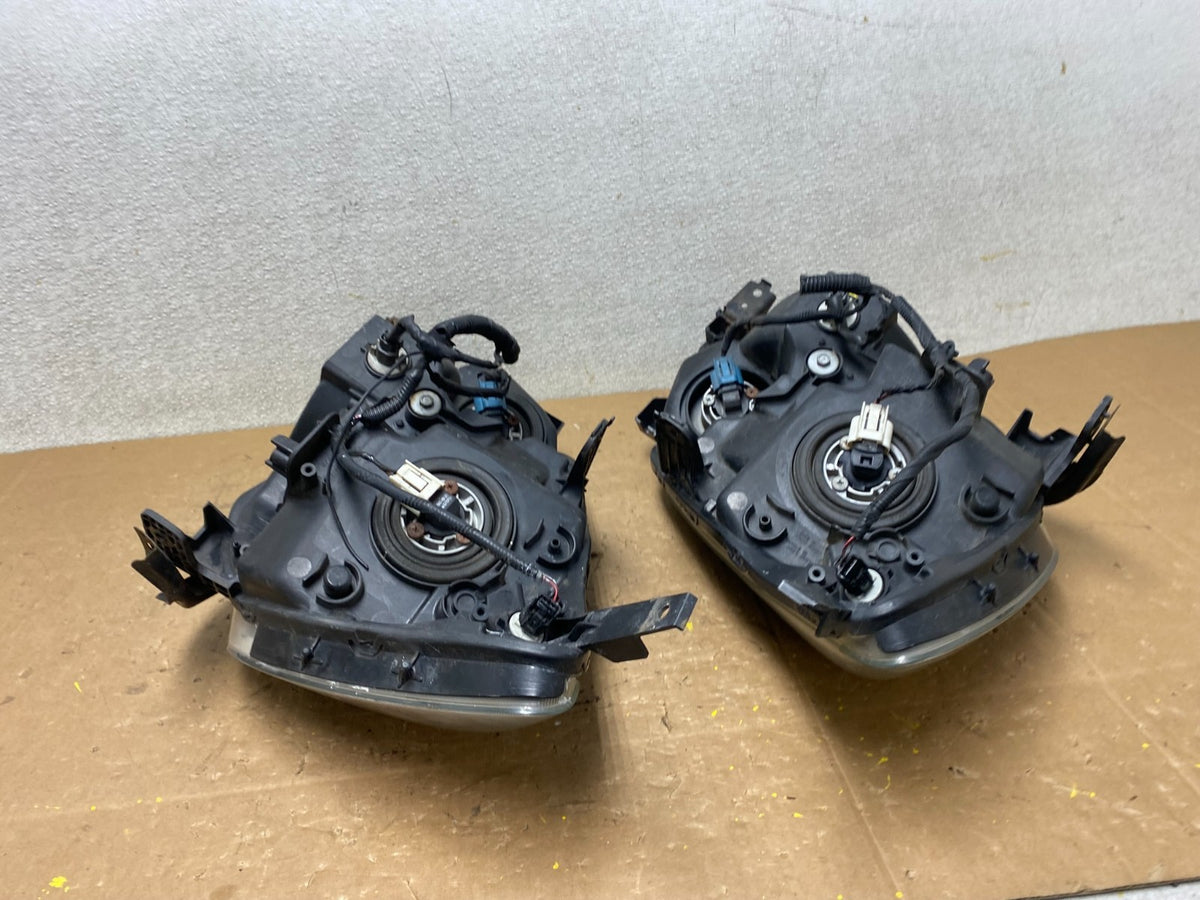 2005 2006 2007 Honda Odyssey Left+Right Set Halogen Headlights V5964 DW5