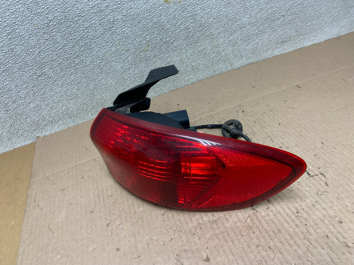 2006-2007 Subaru Tribeca B9 Right Passenger Rh Side Tail Light Oem Z4048 DW1