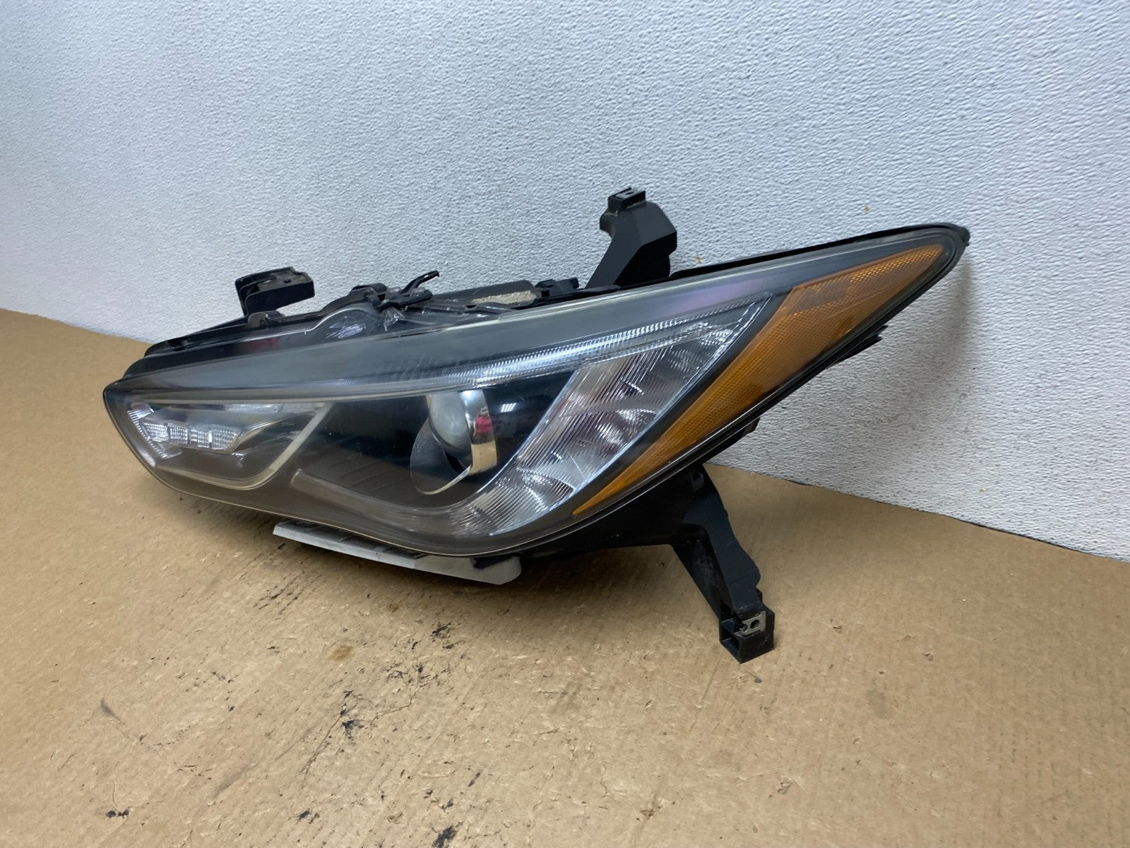 2016 - 2018 Infiniti QX60 Left Driver LH Side Xenon HID Headlight AG2402 DG1