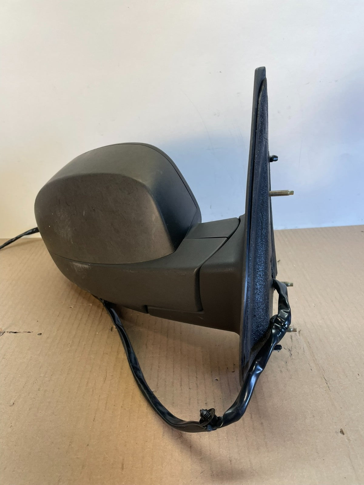 2007-2013 Chevrolet Tahoe Silverado Suburban Right Passenger Mirror AJ0830 DG1