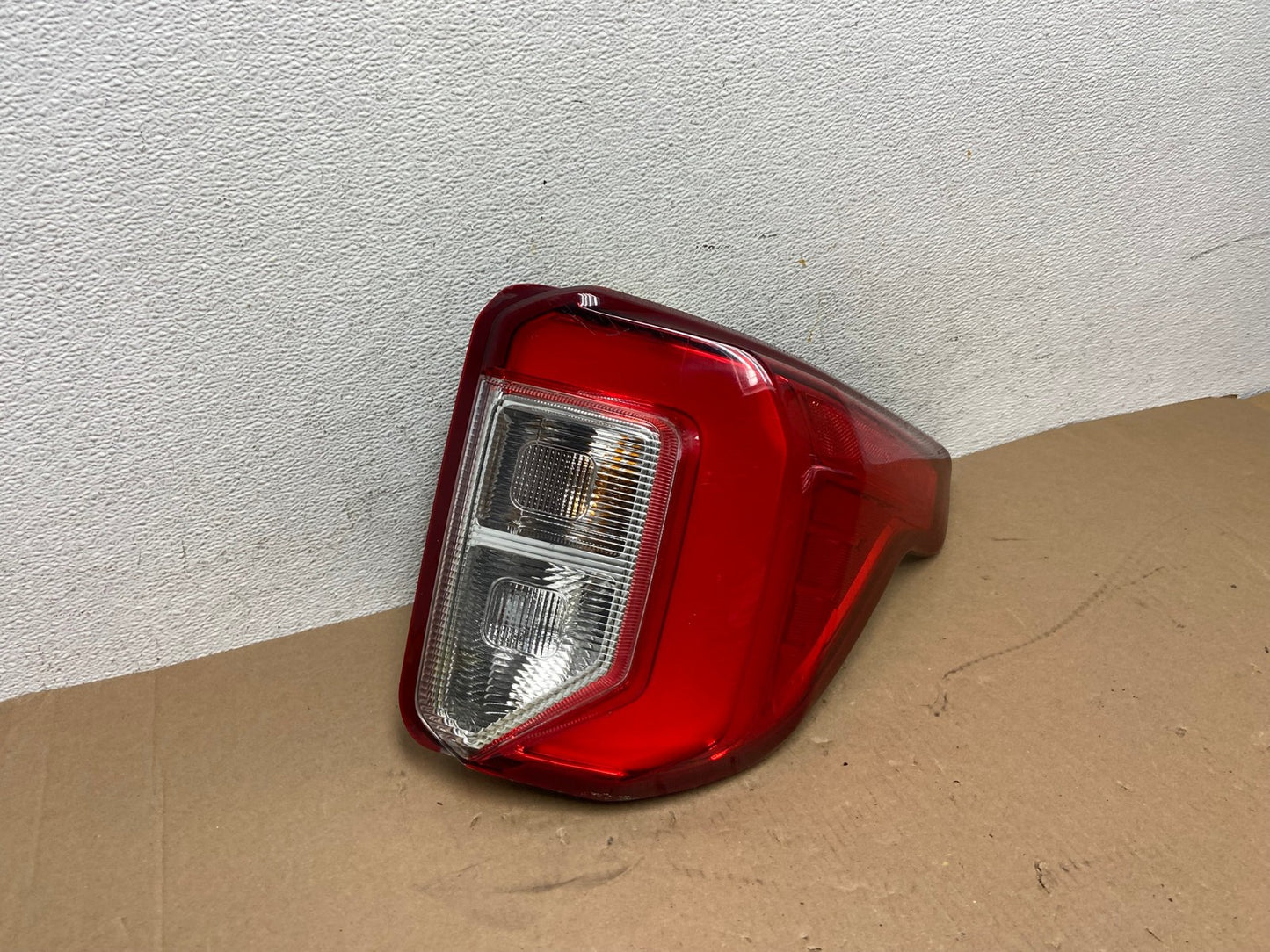2020 2021 2022 2023 Ford Explorer Right Passenger Side Tail light AD6426 LK2