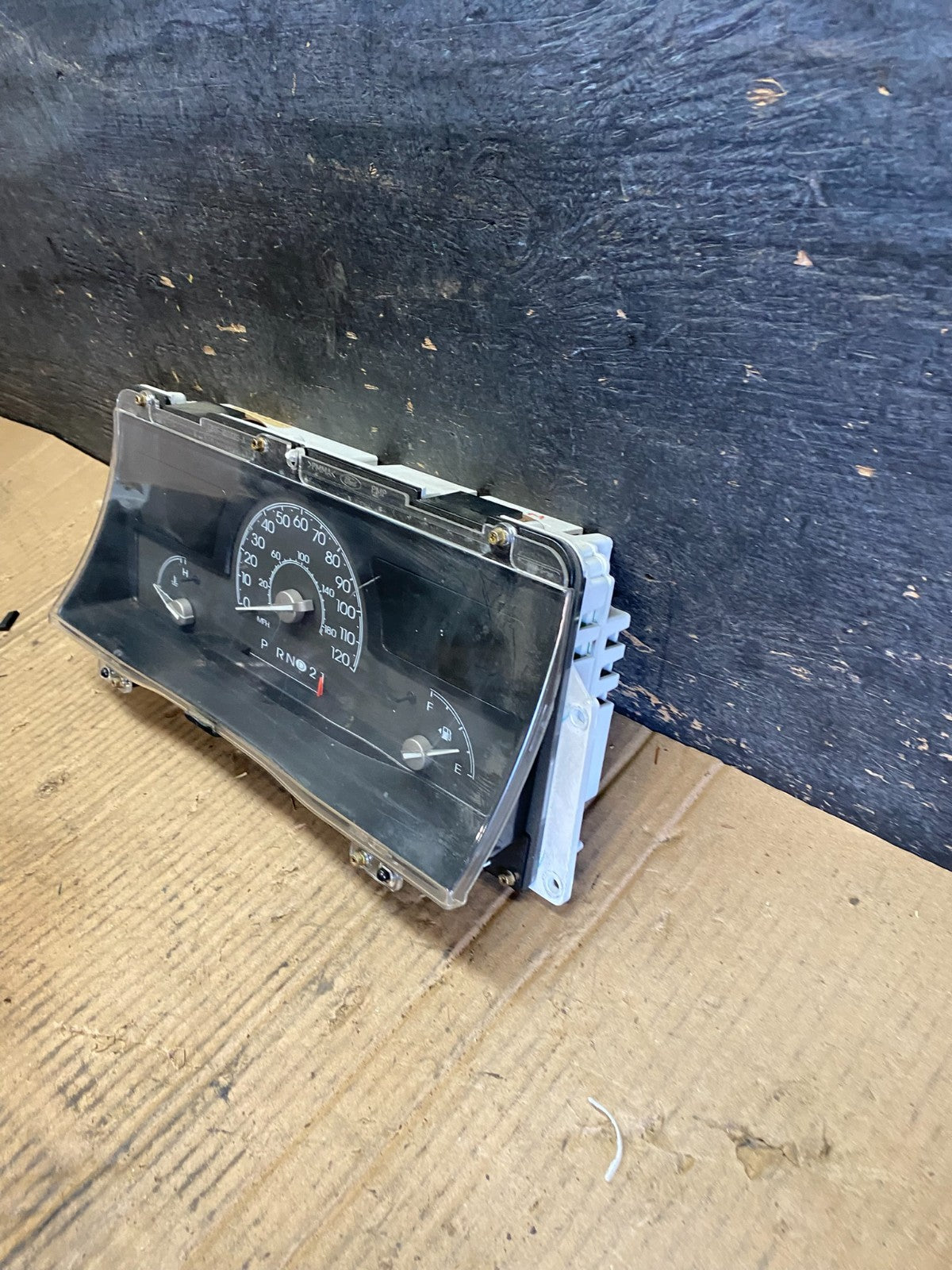 1998 to 2002 Lincoln Town Car Speedometer Gauge Cluster s8718 DG1