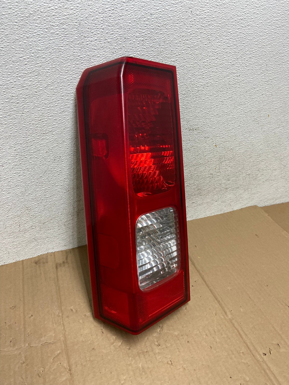 2006 to 2008 Hummer H3 Left Driver LH Side Tail Light AE8996 LK2