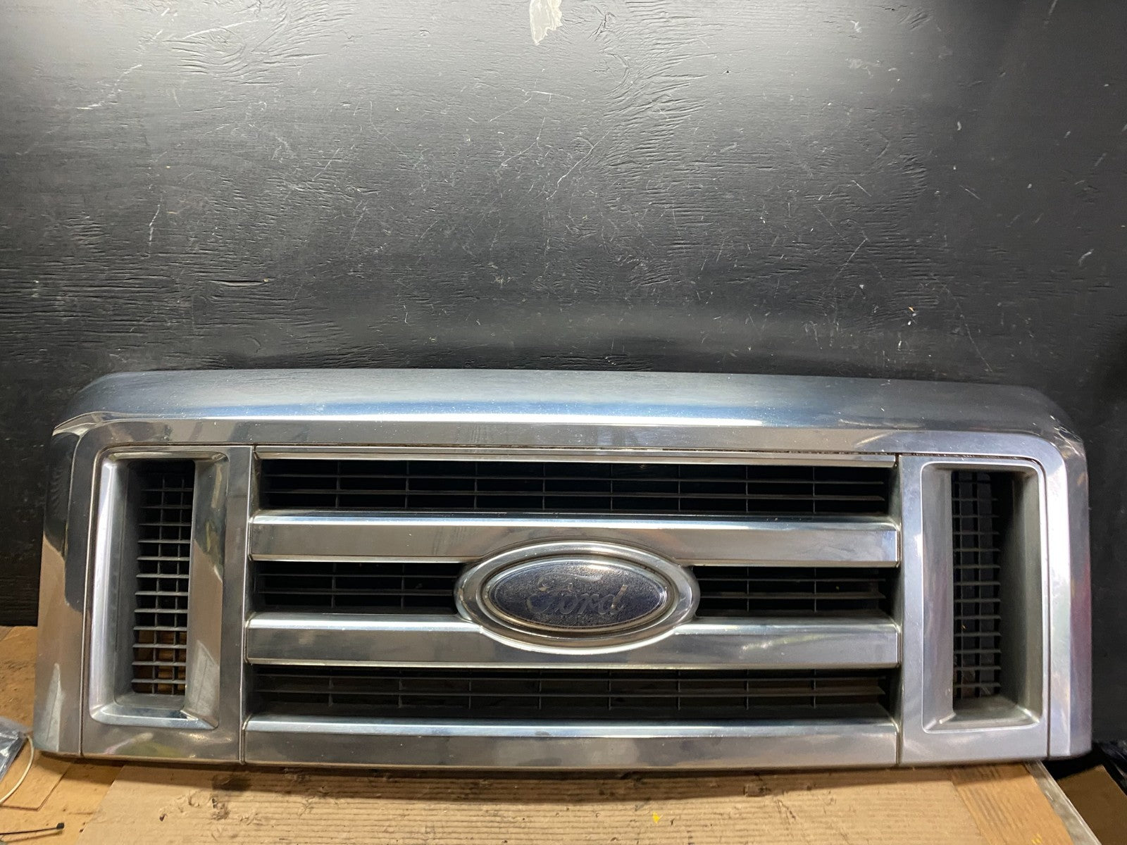 2008 to 2014 Ford Econoline E150 E250 Front Upper Chrome Grill Grille s5674 DG0
