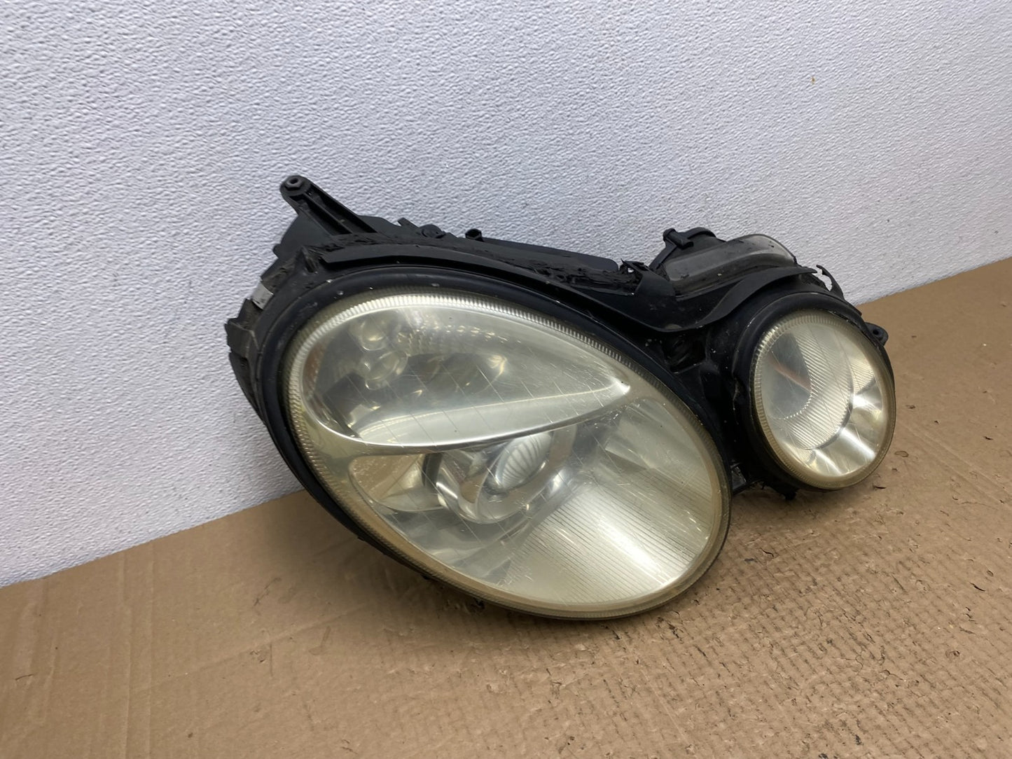 2003-2006 Mercedes E E320 E350 Class Right Passenger Halogen Headlight AC3943 DW2