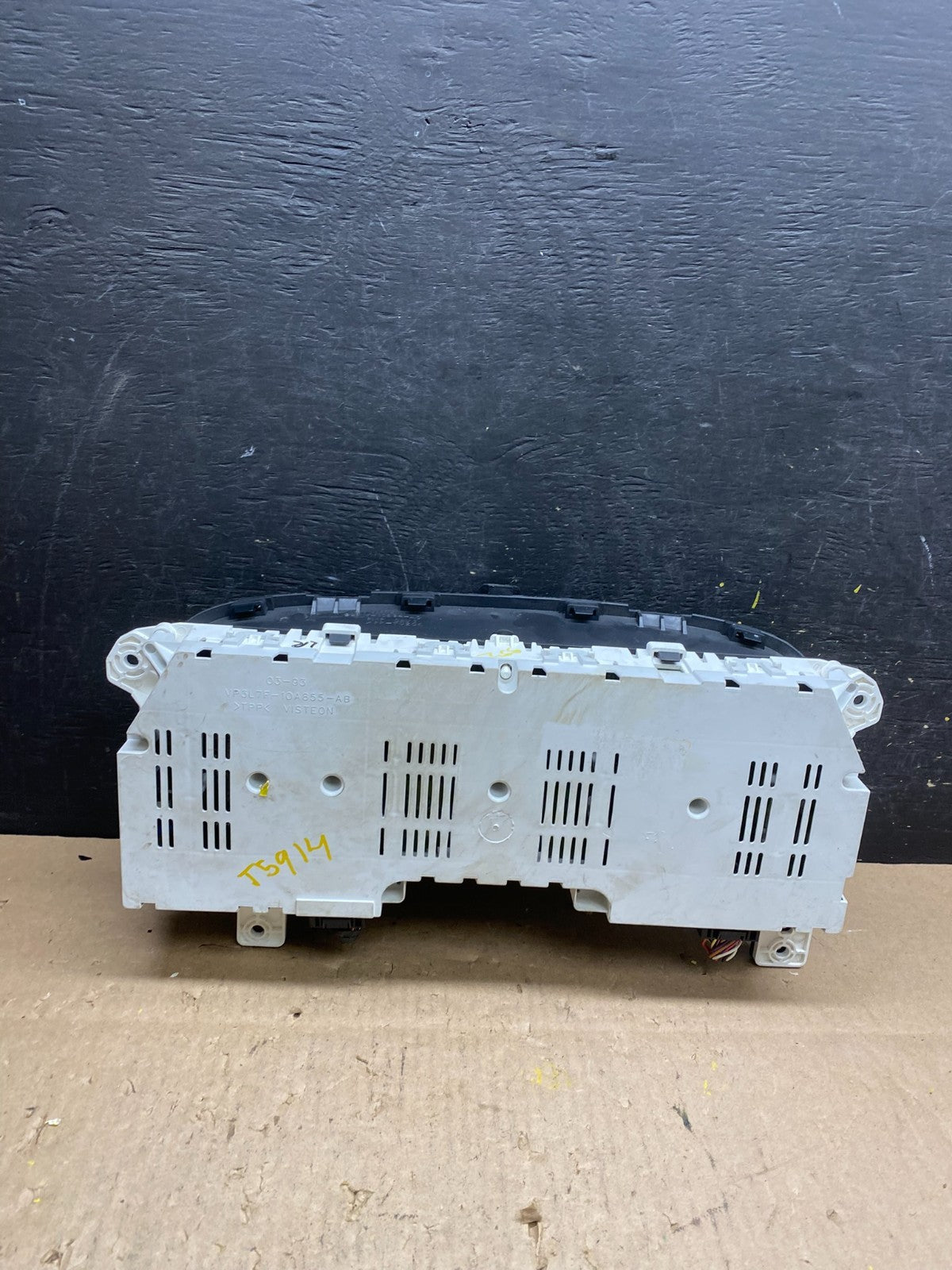 2004 to 2006 Lincoln Navigator Speedometer Gauge Cluster t5914 DG5