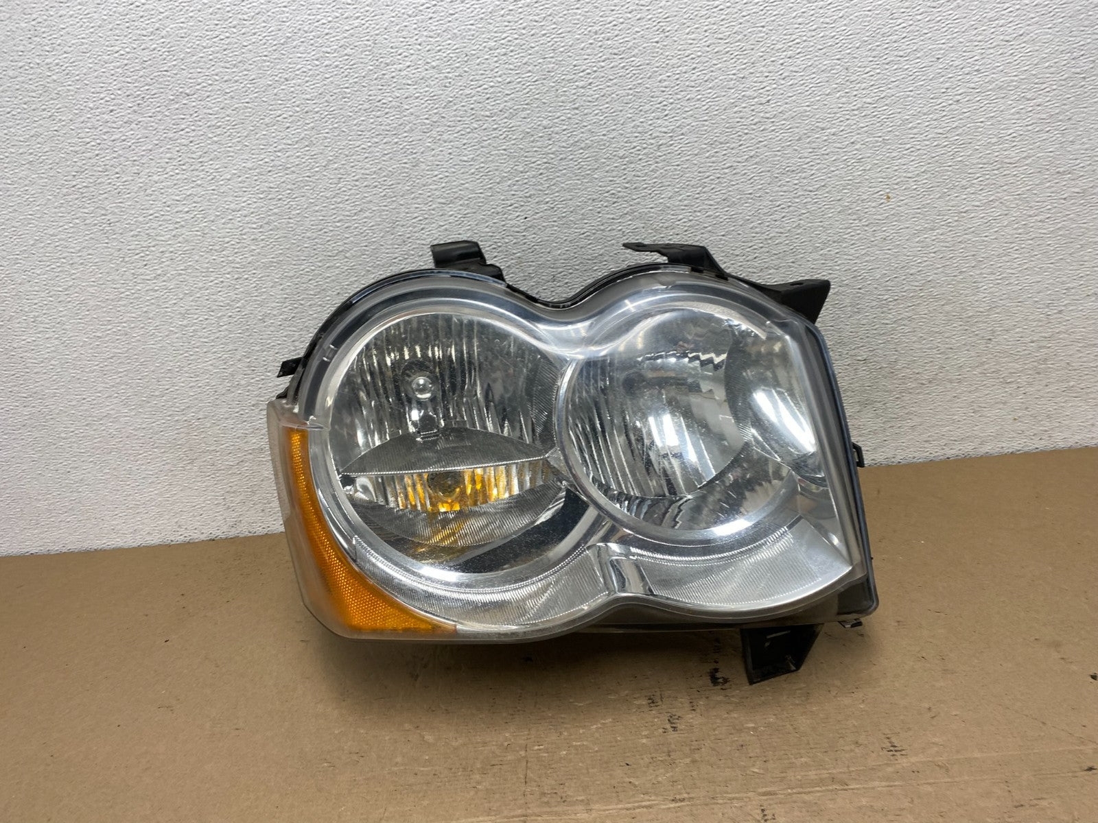 2008-2010 Jeep Grand Cherokee Right RH Side Halogen Headlight AF4637 DW0
