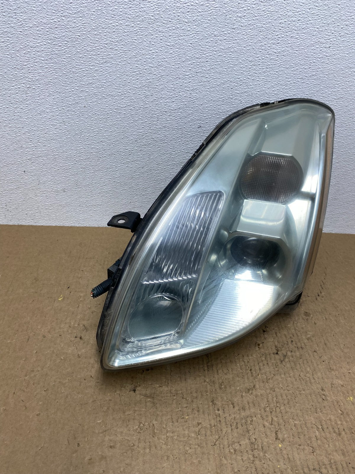 2004 to 2006 Nissan Maxima Left Driver Side Headlight Hid Xenon DEPO AC1612 DW2