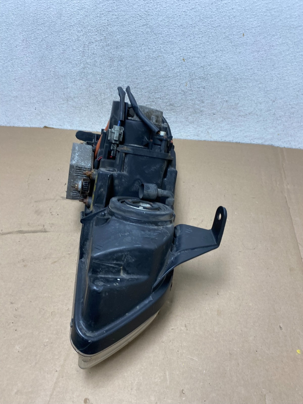 2002 to 2004 Infiniti I35 Left Driver LH Side Headlight Xenon AG3360 DW7