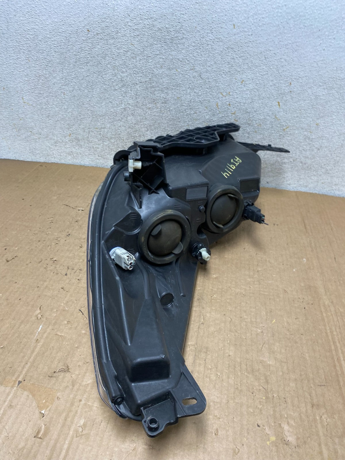 2013 - 2016 Ford Escape Headlight Right Passenger RH Side Halogen AI9114 DW6