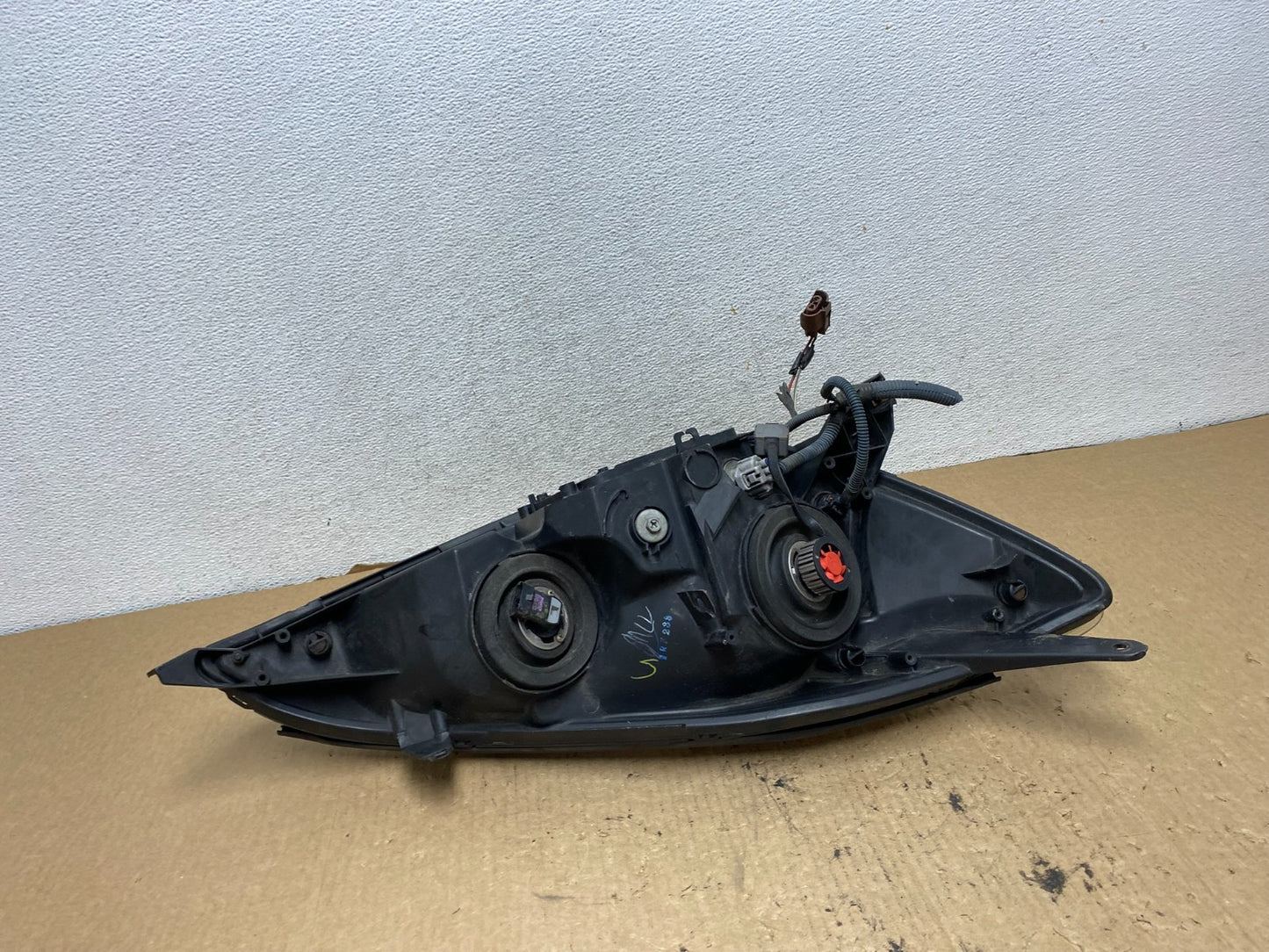2004-2005 Toyota Sienna Left Driver LH Side Halogen Headlight AG2444 DW5