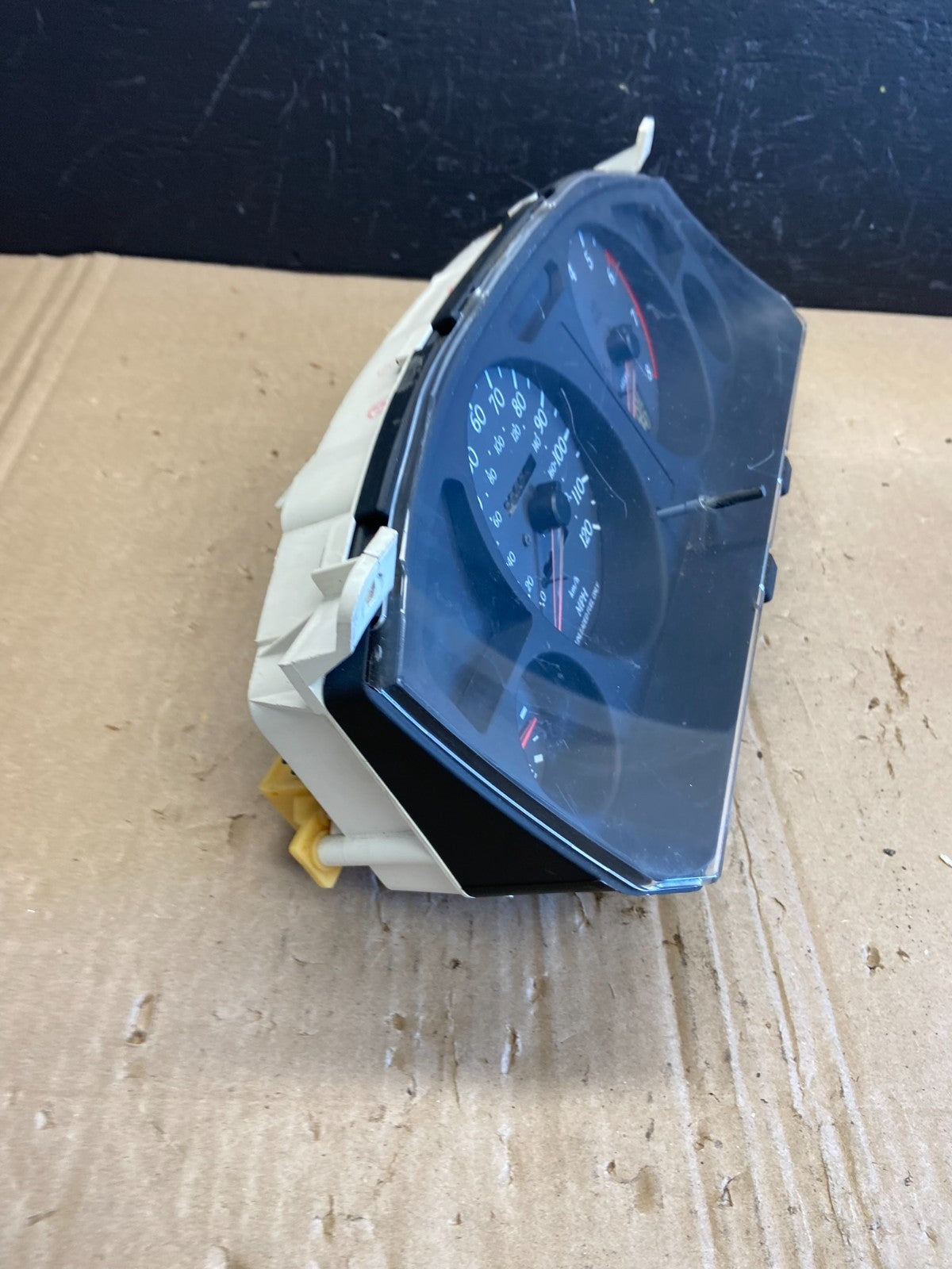 1998 to 2001 Infiniti QX4 Speedometer Instrument Cluster AB89242