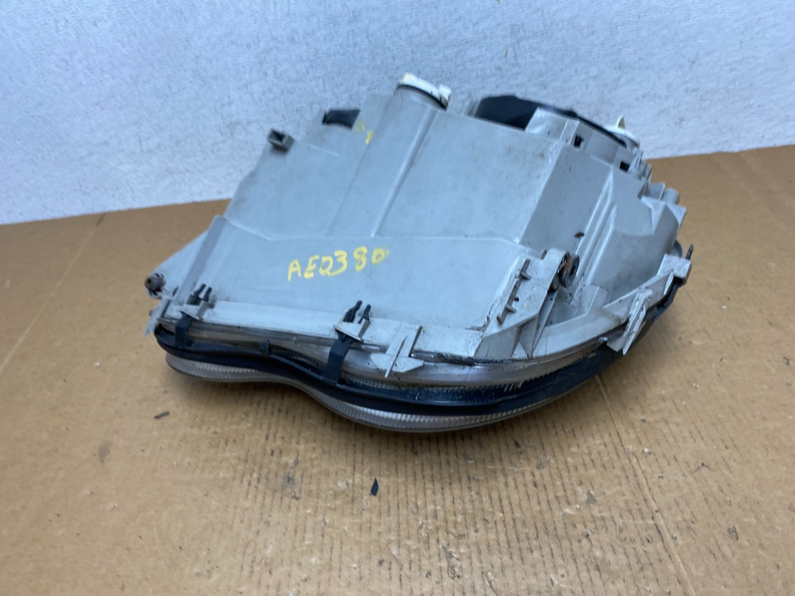 2001 - 2004 Mercedes-Benz C Class Halogen Right Passenger Headlight AE03806