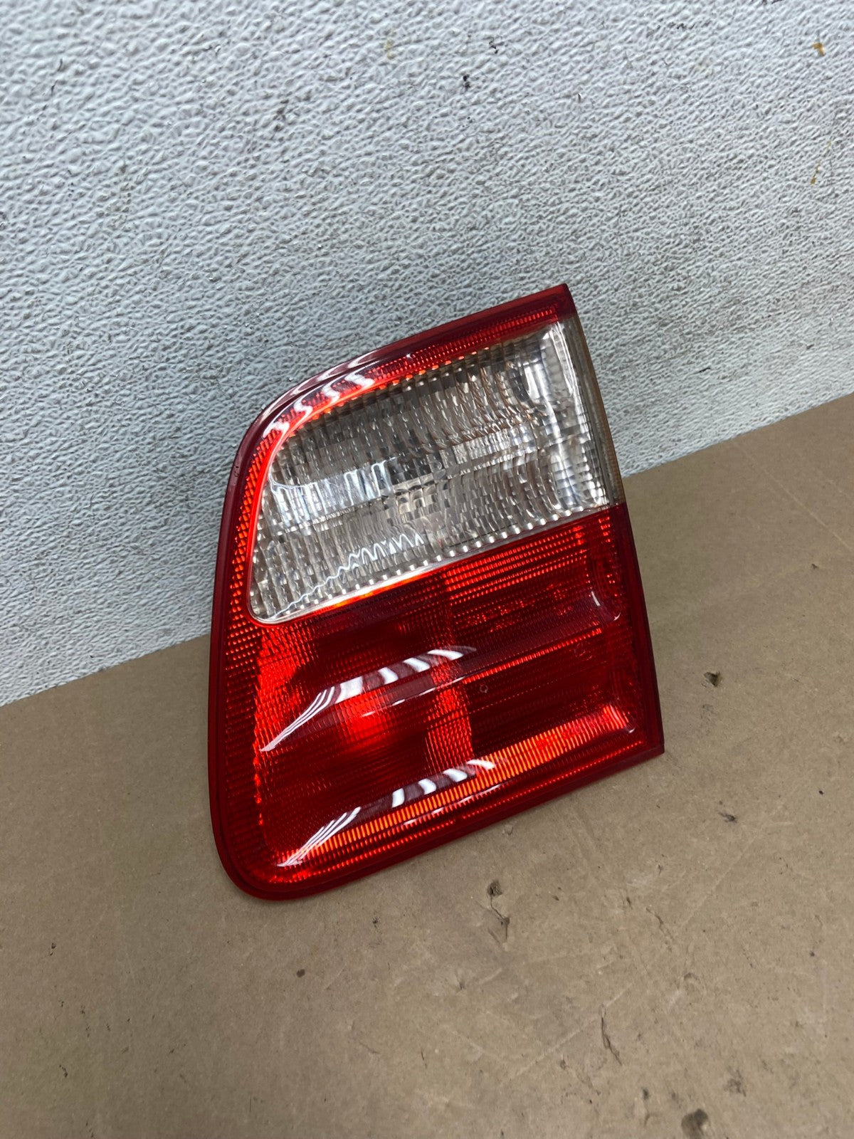 2000-2002 Mercedes-Benz E-Class E320 Wagon Right Inner Tail Light AE5065 LK2