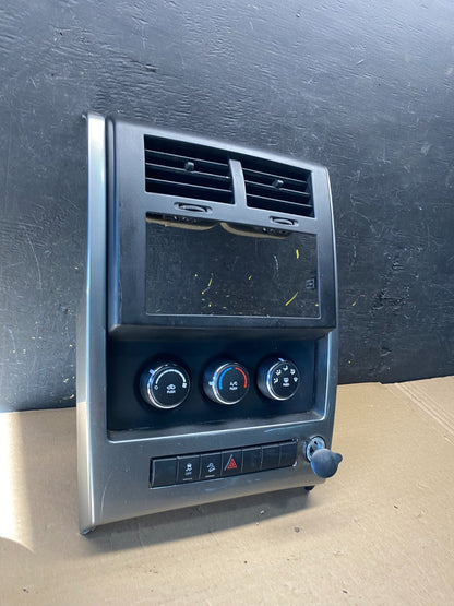 2008 to 2012 Jeep Liberty Dash Climate Temperature Control Radio Bezel S2644 DG1
