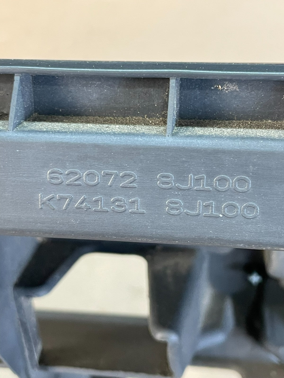 2002 2003 2004 Nissan Altima Front Upper Grill Grille AD8341 DG4