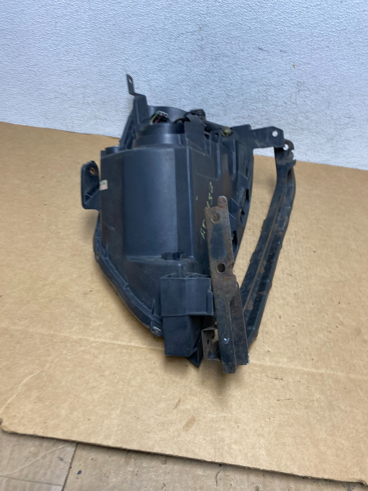 2003 2004 2005 Honda Pilot Right Passenger RH Side Halogen Headlight AD4636 DW8