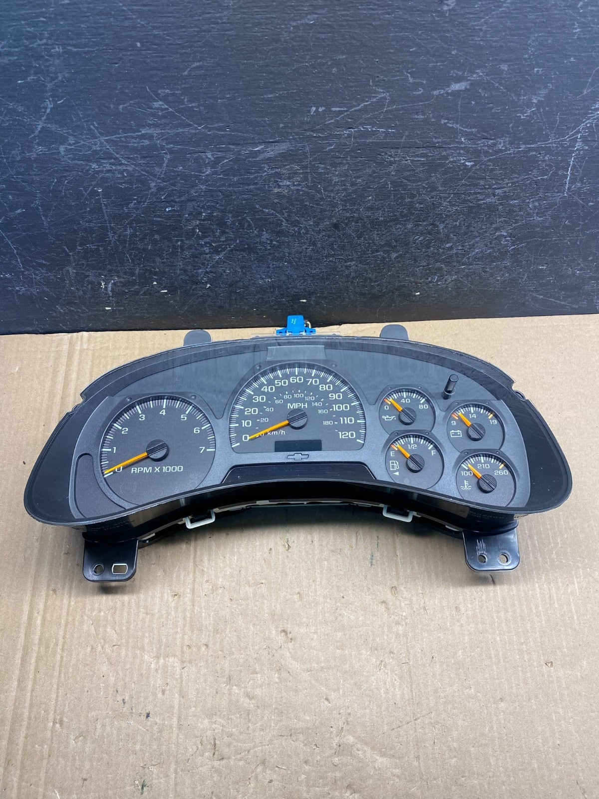 2002 to 2005 Chevrolet Trailblazer Speedometer Cluster Gauge AE7629 DG0