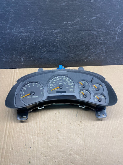 2002 to 2005 Chevrolet Trailblazer Speedometer Cluster Gauge AE7629 DG0