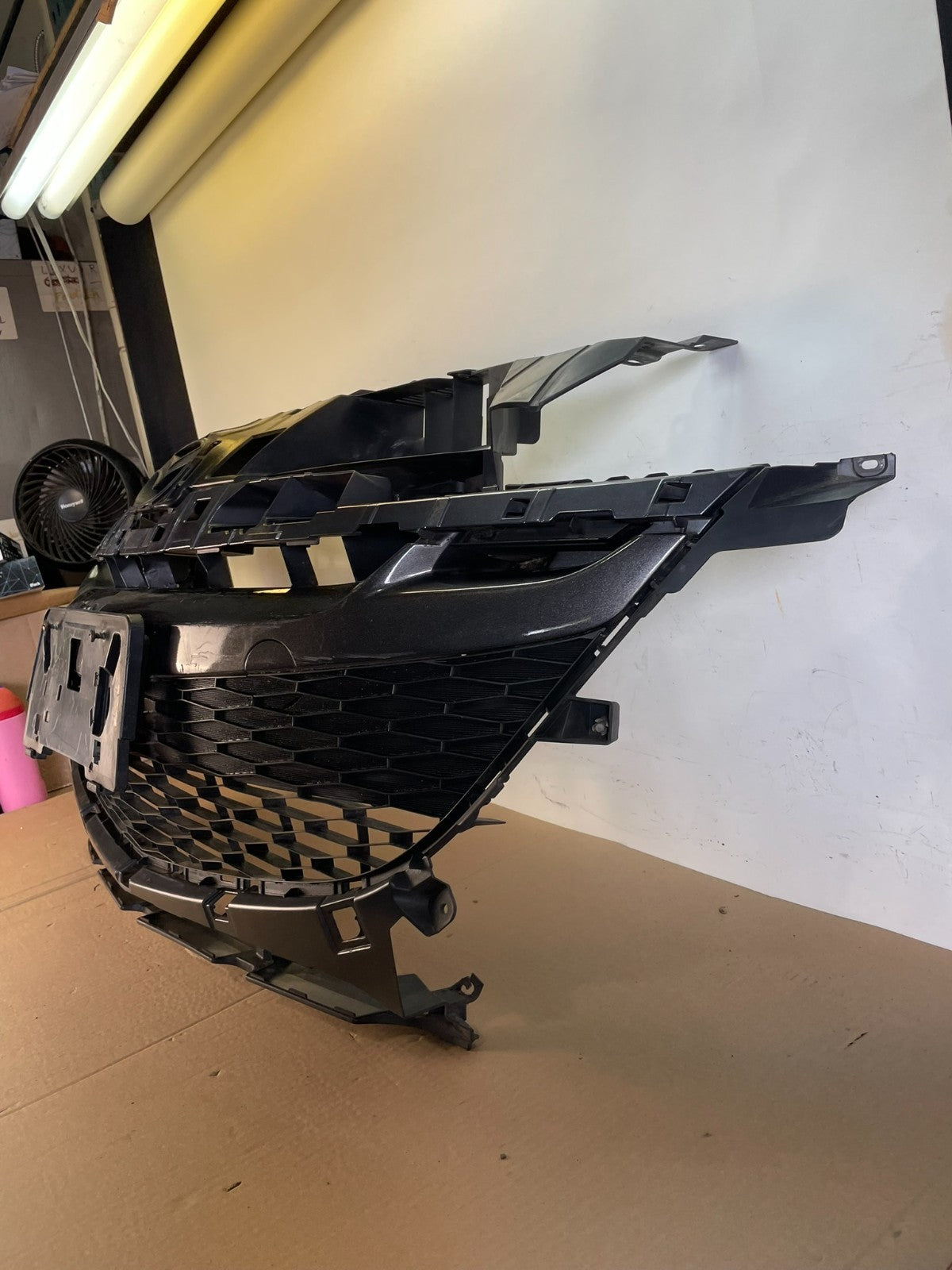 2010 2011 Mazda 3 Front Upper Grill Grille Insert AG7645 DG1