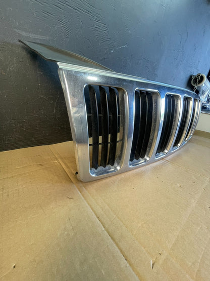 2005 2006 2007 Jeep Grand Cherokee Front Upper Grill Grille AC5311 DG1