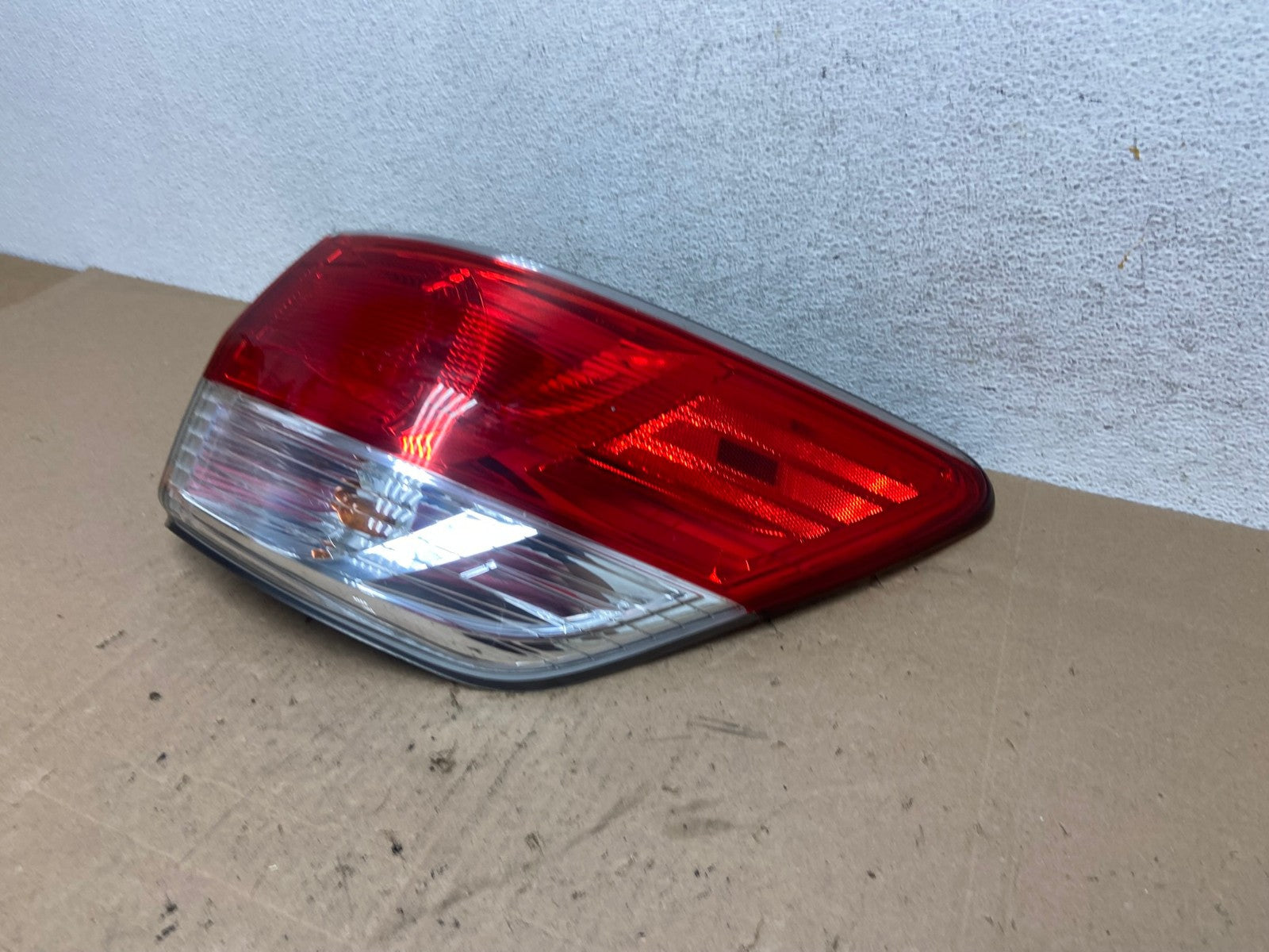 2013 to 2016 Nissan Pathfinder Passenger Right Side Tail Light AE6154 LK1