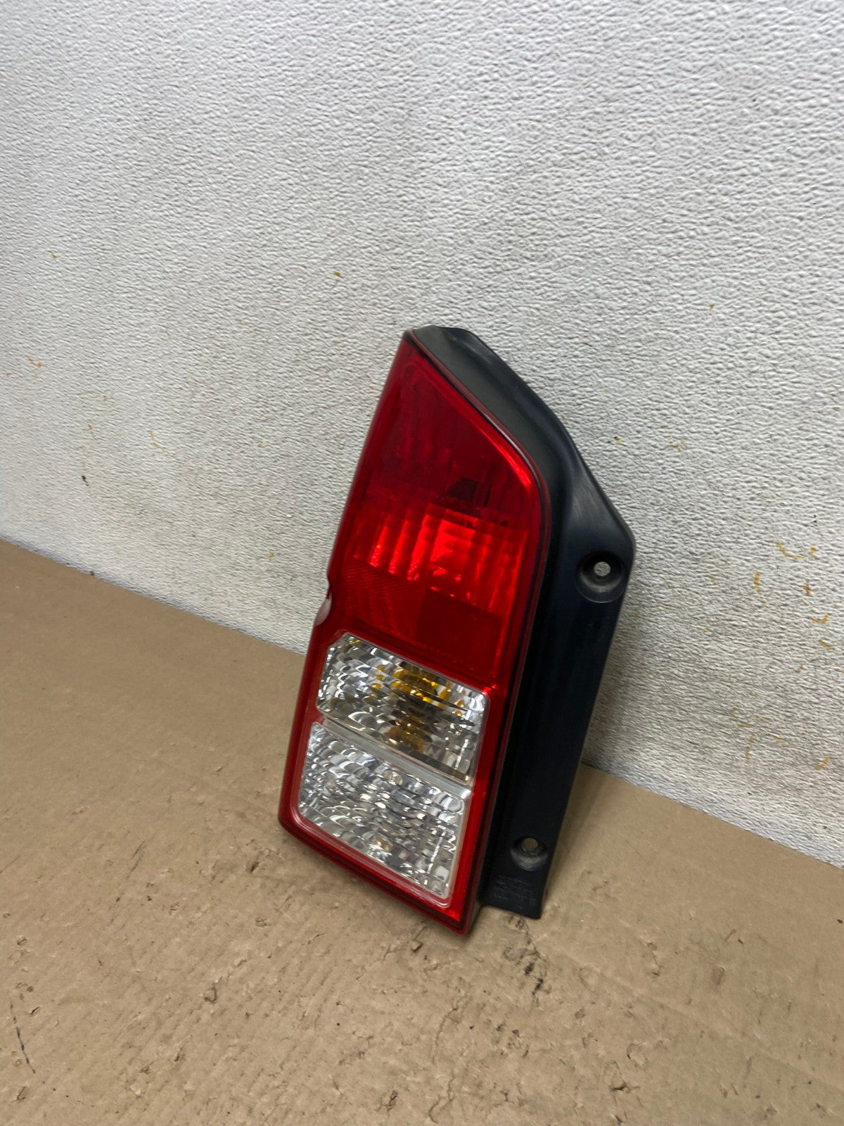 2005 to 2012 Nissan Pathfinder Tail light Left Driver Lh Side AI2472 LK1