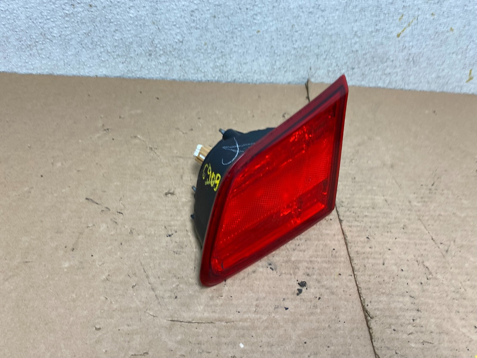 2010-2014 Subaru Legacy Right Passenger Rh Side Tail Light Inner Oem P2614 DW2