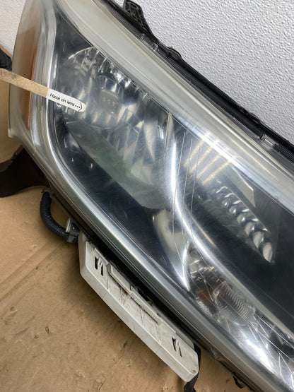 2013 to 2016 Nissan Pathfinder Right Passenger RH Side Headlight OEM AB6846 DW4