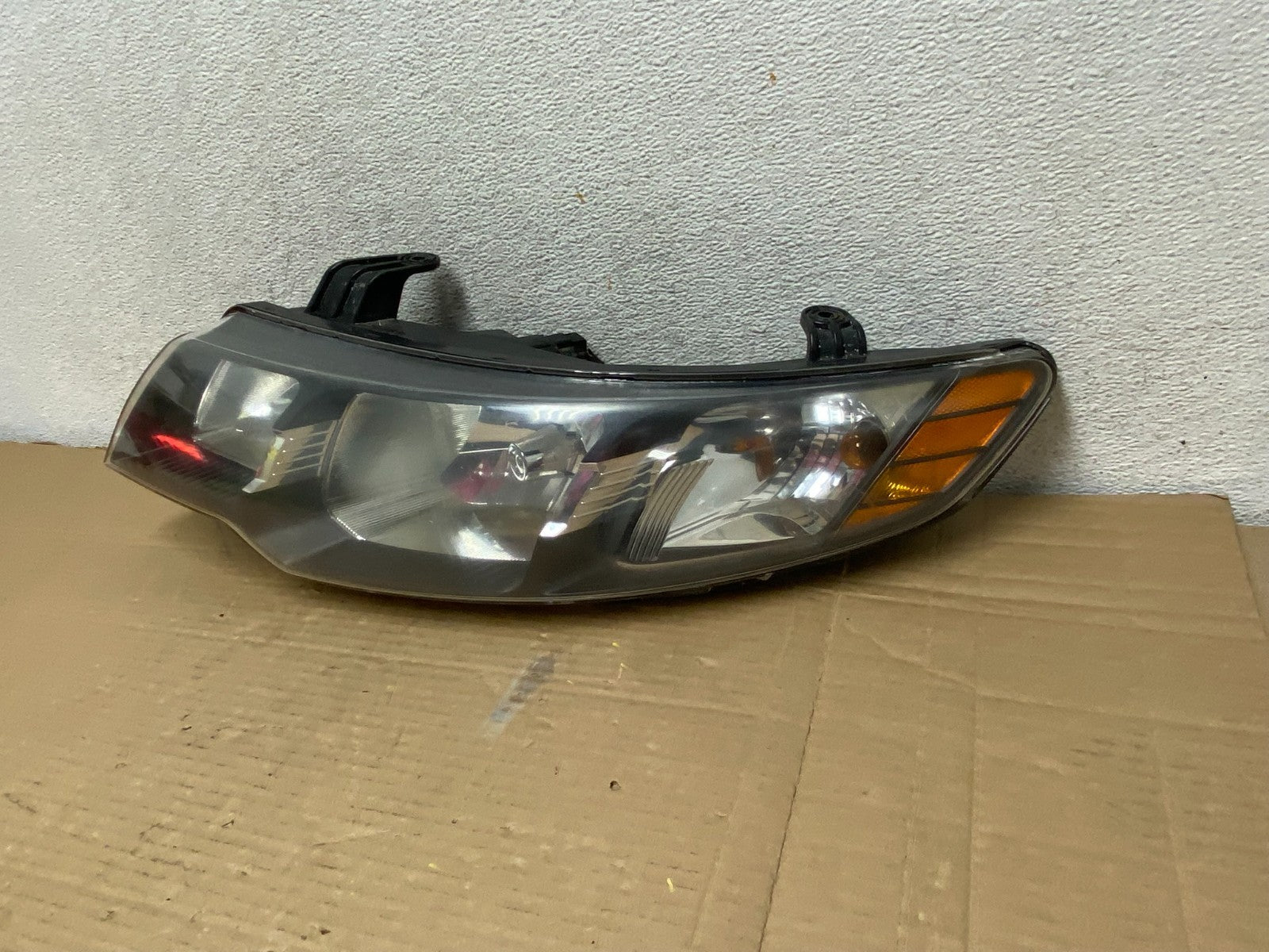 2010 2011 2012 Kia Forte Left Driver Side Headlight Halogen AG8956 DW2