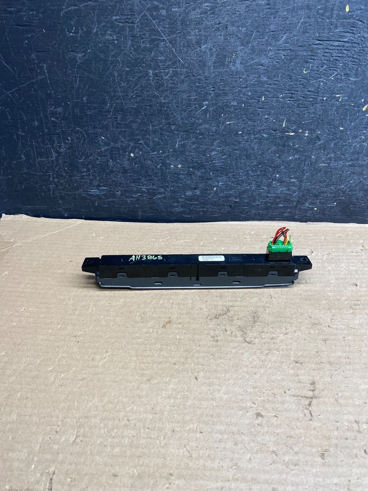 2005-2007 Land Range Rover LR3 Center Console Hazard Door Lock Switch ah3865 DG3