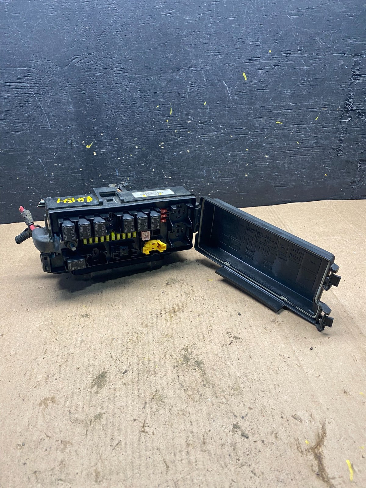 2005 Jeep Grand Cherokee Commander BCM Body Control Module R6454 DG1