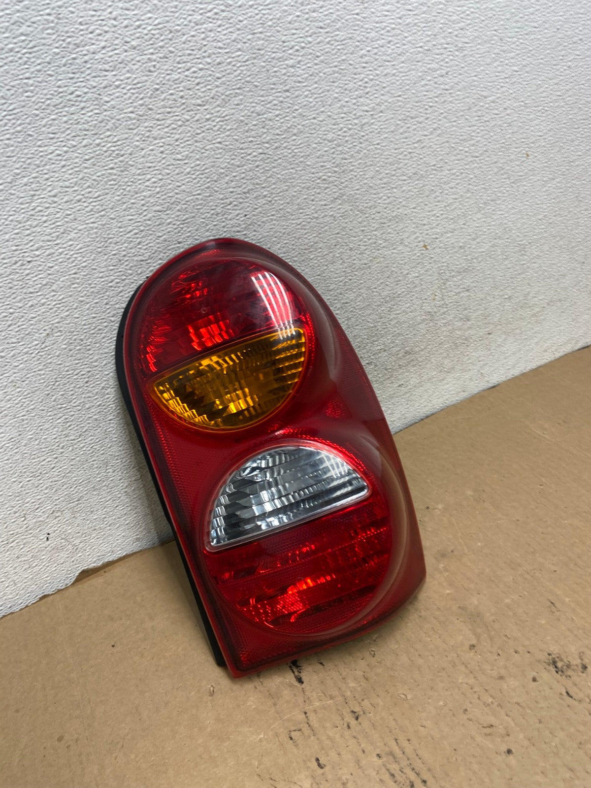 2002 2003 2004 Jeep Liberty Right Passenger Rh Side Tail Light AG2093 LK2
