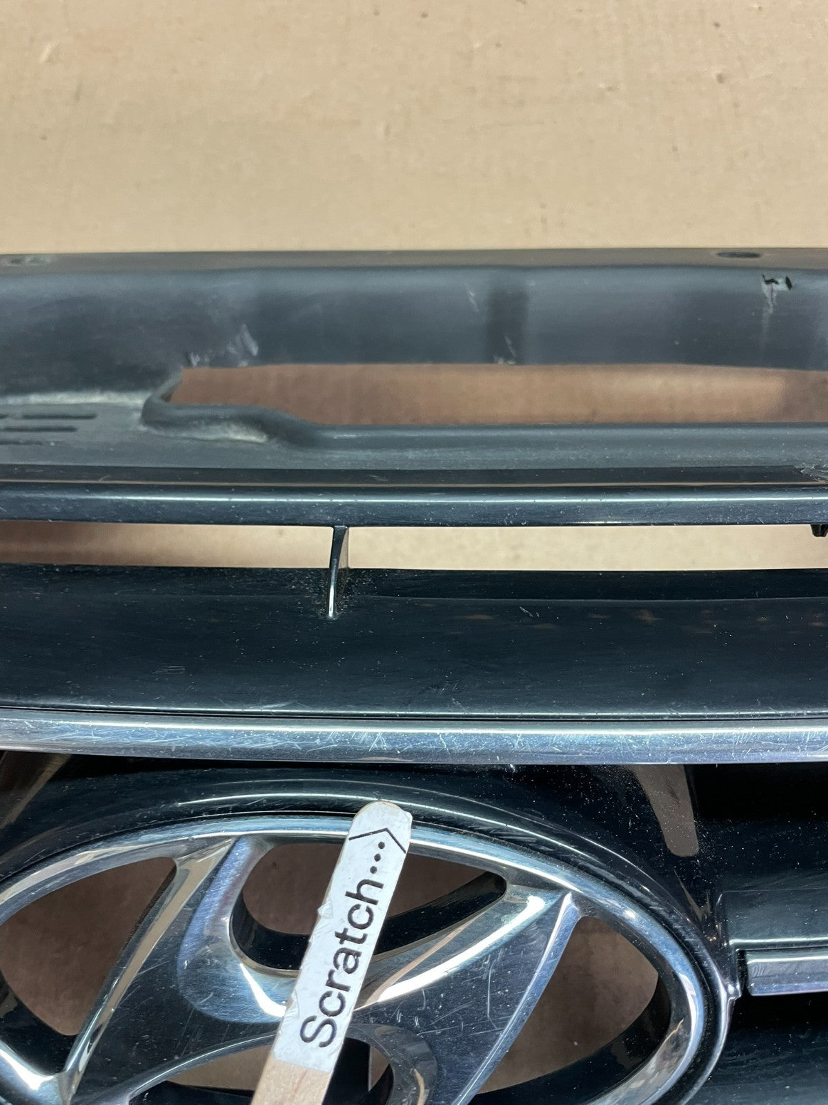 2006 to 2009 Hyundai Azera Front Upper Grill Grille W/Emblem OEM  AA1925 DG4