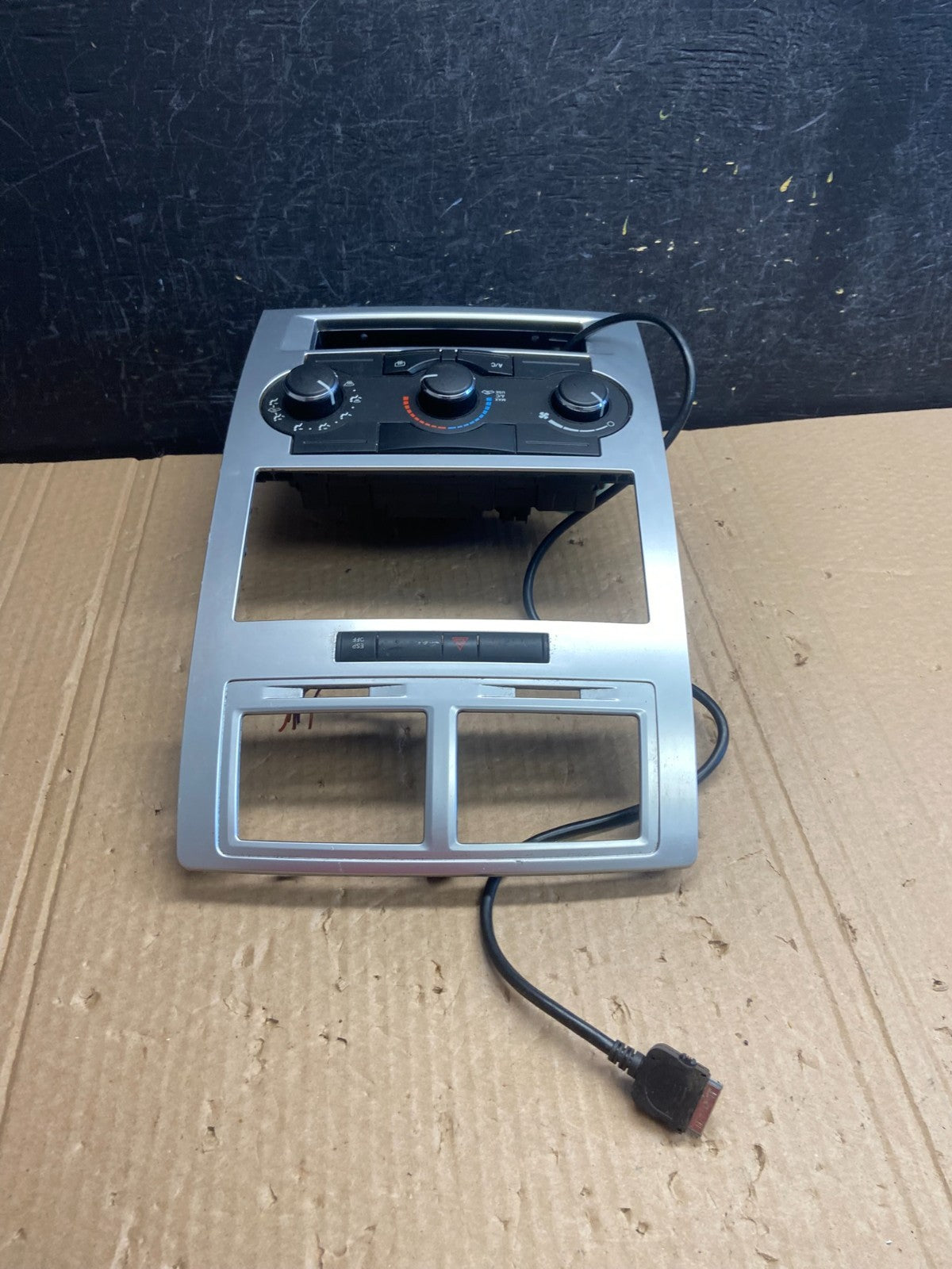 2008 - 2010 Dodge Charger Dash Climate Temperature Control Radio Bezel AF6228 DG2