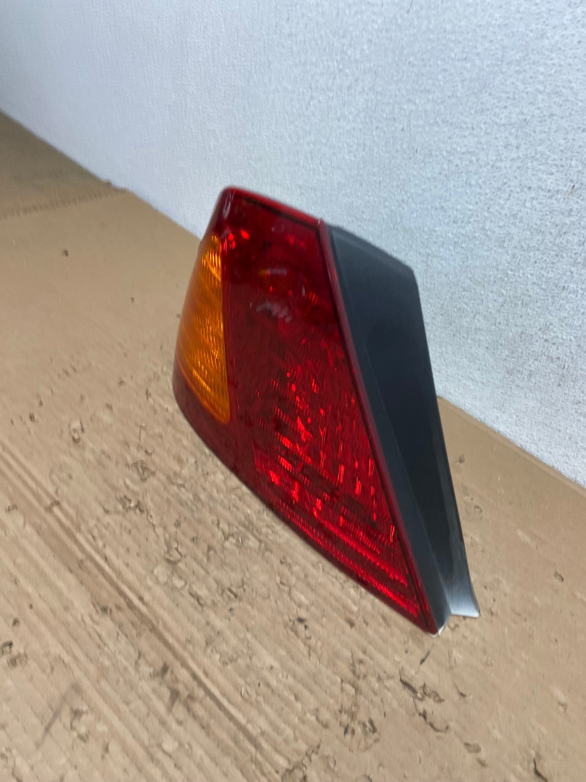 2000 2001 2002 Toyota Avalon Left Driver Side Tail Light AD4395 LK1