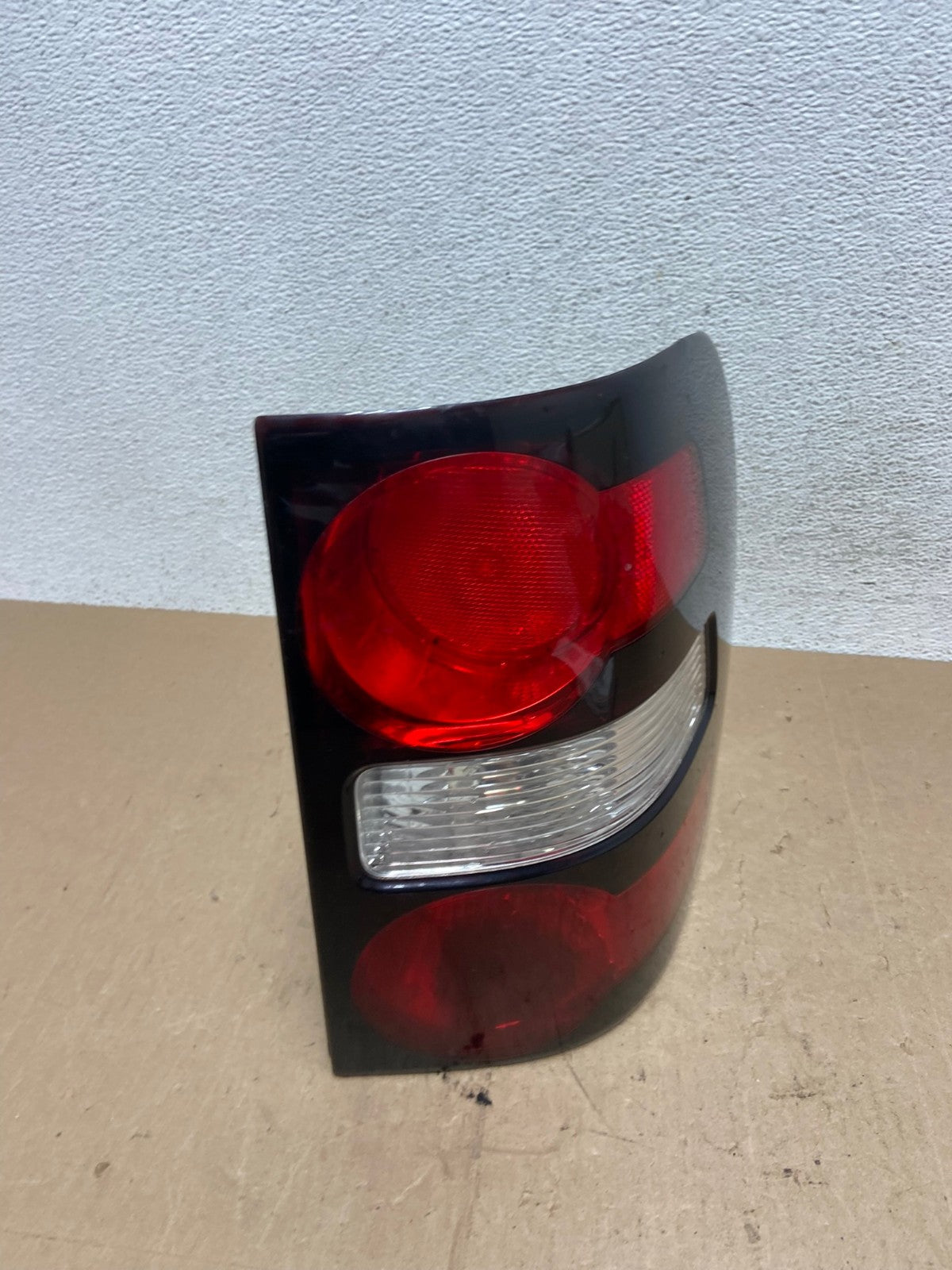 2006 to 2010 Ford Explorer Right Passenger Side Tail light AE6798 LK2